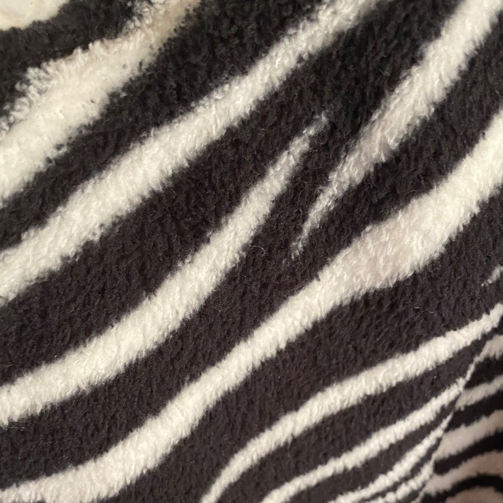 Relativity Zebra Print Hooded Robe - Picture 4 of 5